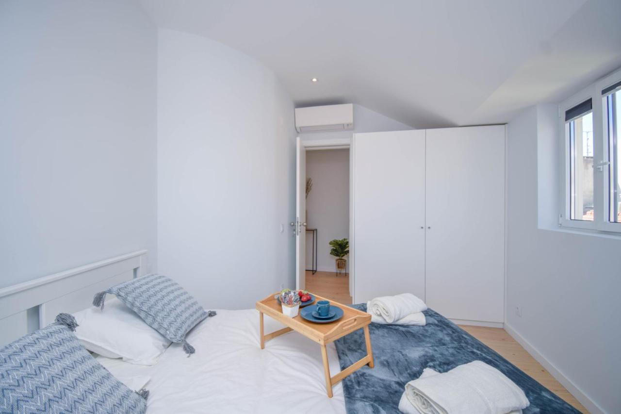Central & Stylish 2 Bedroom Apartment W/ Balcony Кашкайш Екстериор снимка
