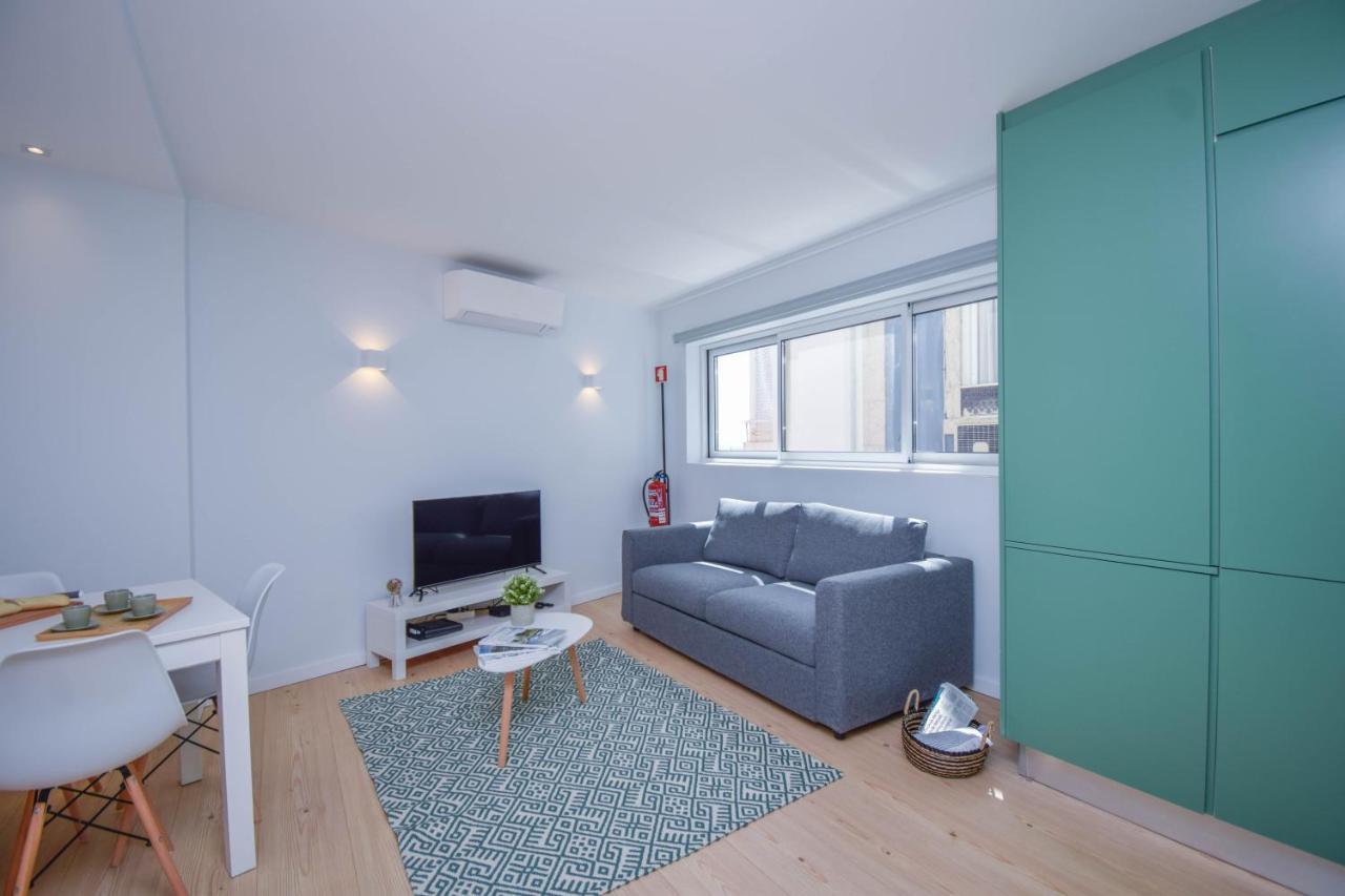 Central & Stylish 2 Bedroom Apartment W/ Balcony Кашкайш Екстериор снимка
