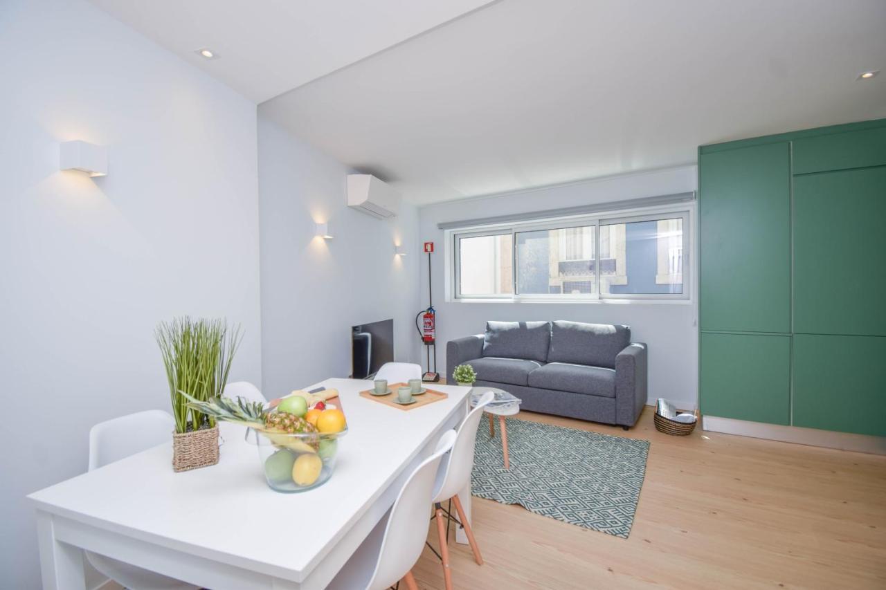 Central & Stylish 2 Bedroom Apartment W/ Balcony Кашкайш Екстериор снимка
