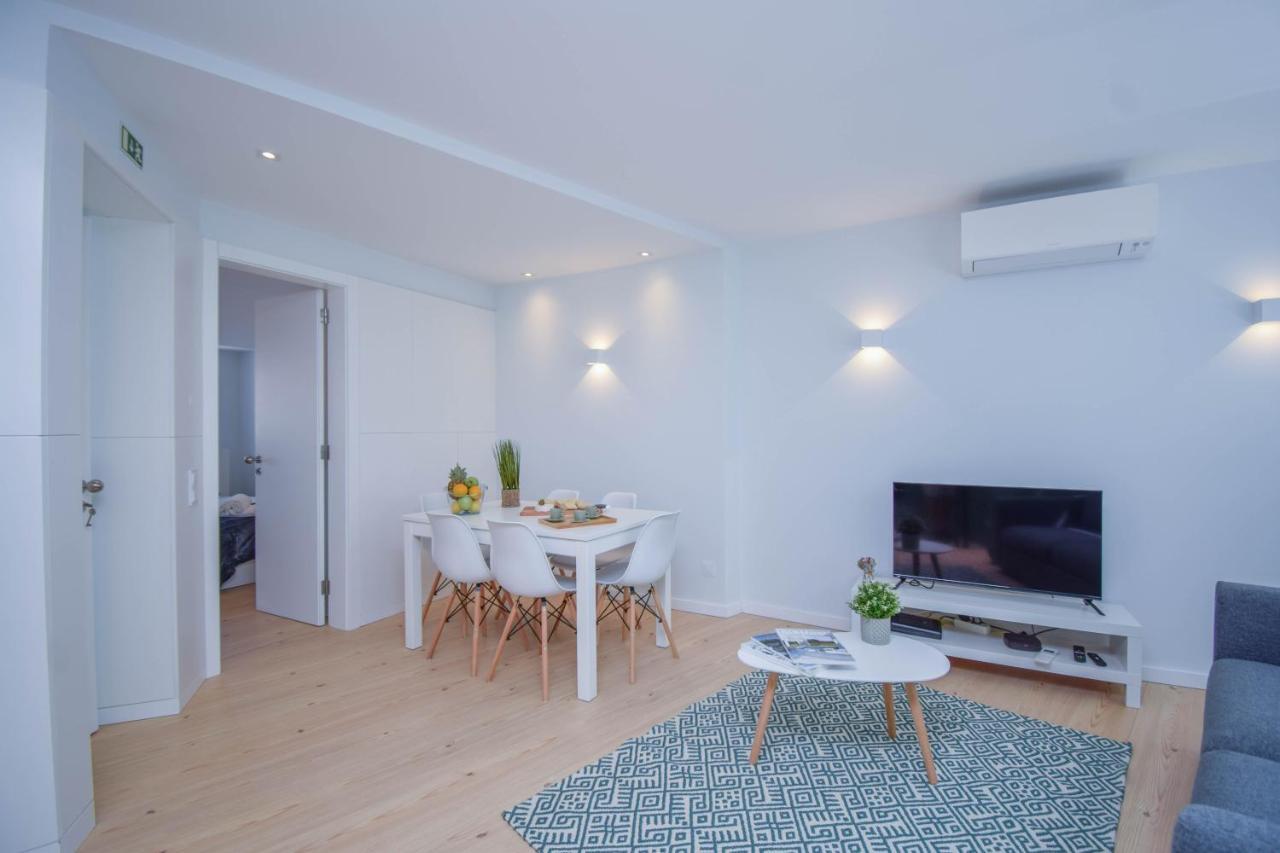Central & Stylish 2 Bedroom Apartment W/ Balcony Кашкайш Екстериор снимка